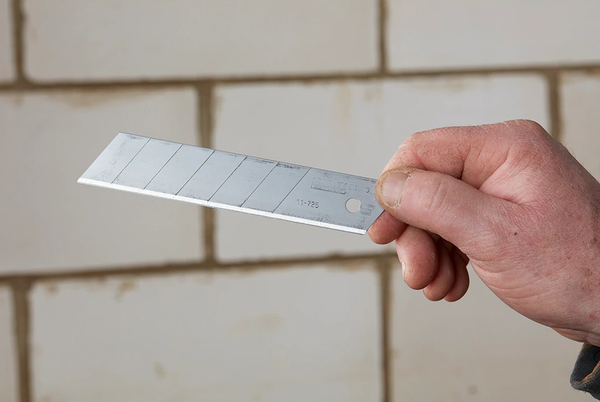 Lame sécable de cutter FATMAX 18mm de 10 pièces - STANLEY - 2-11-718