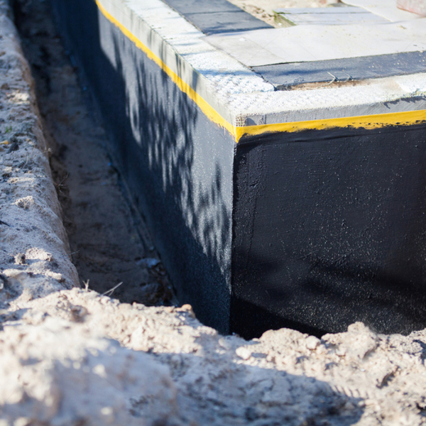 Enduit bitumeux étanchéité fondation | ARCAFONDATION | Maison Etanche