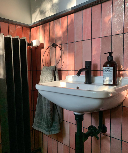 ARTISAN ROSE MALLOW - Faience  6,5x20 cm aspect zellige brillant rose